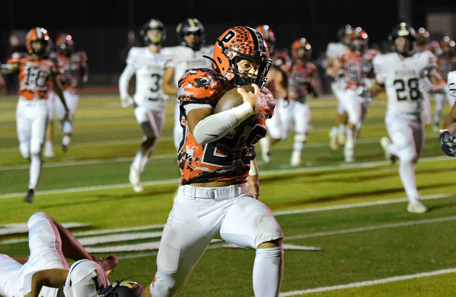 091622 MP SY football 04.JPG